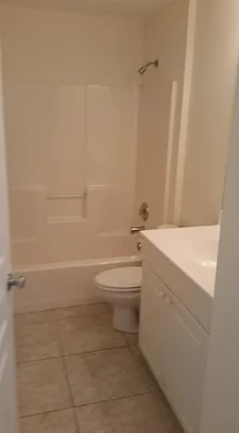 Building Photo - 1315 20th Ave SW