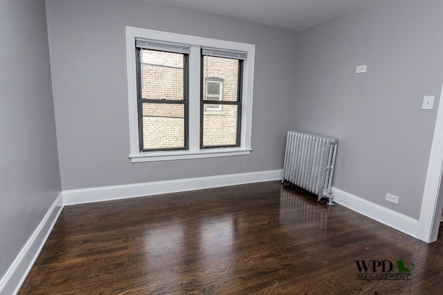 Building Photo - 1311 W 82nd St