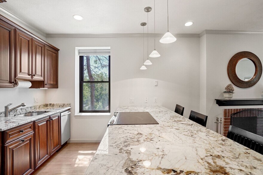 Building Photo - 239 W Newton St