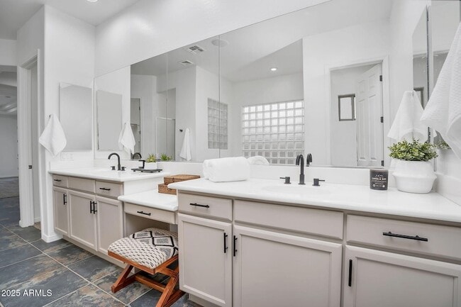 Building Photo - 4756 E Ironhorse Rd