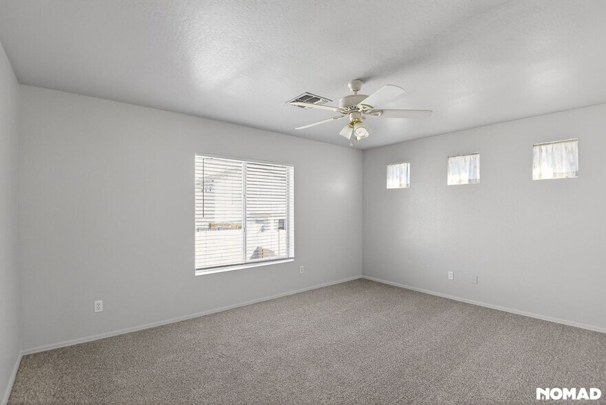 Building Photo - 22066 W Solano Dr