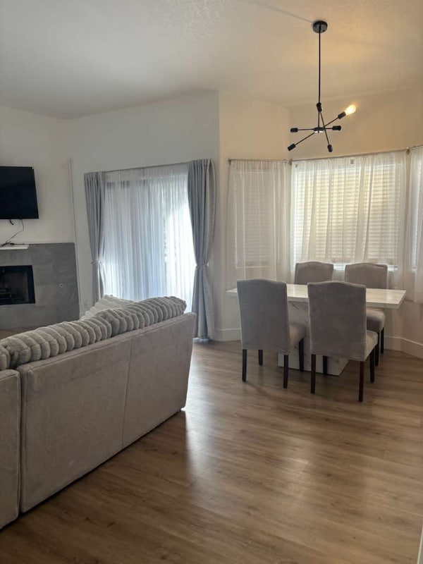 Building Photo - 5036 S Rainbow Blvd