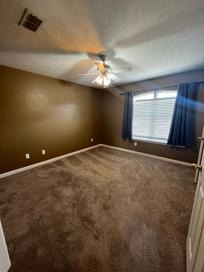 Building Photo - Cabot Rental!