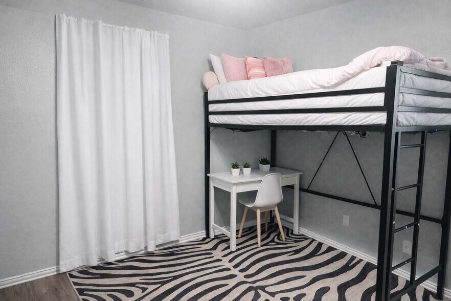 Building Photo - 505 S 1st St