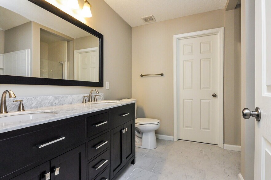 Building Photo - 3112 Olustee Dr