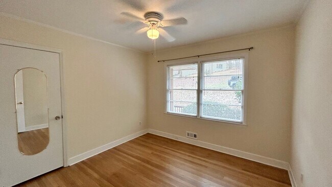 Building Photo - 1476 Lively Ridge Rd NE