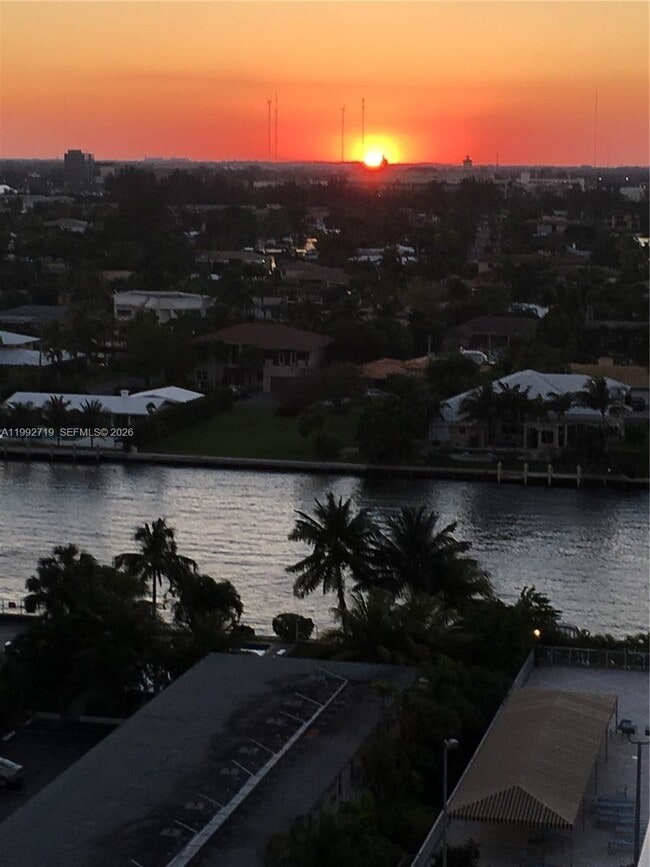 Building Photo - 1985 S Ocean Dr