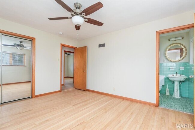 Building Photo - 9715 Grantview Dr