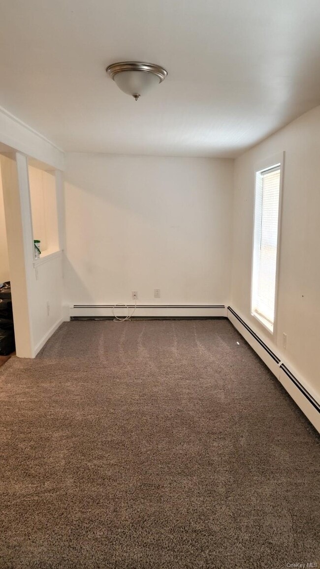 Building Photo - 15 Quaker Hill Rd