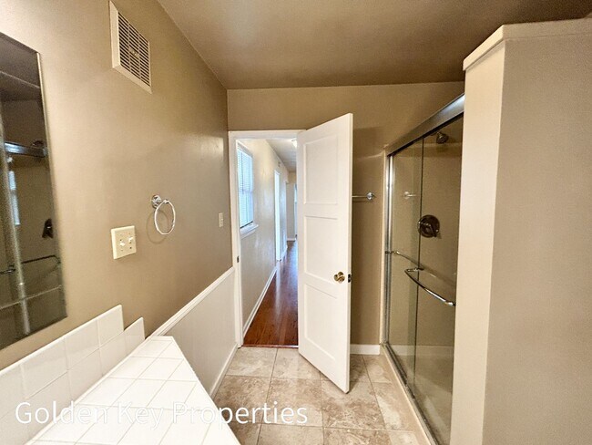 Building Photo - Welcome to this beautiful single-level hom...