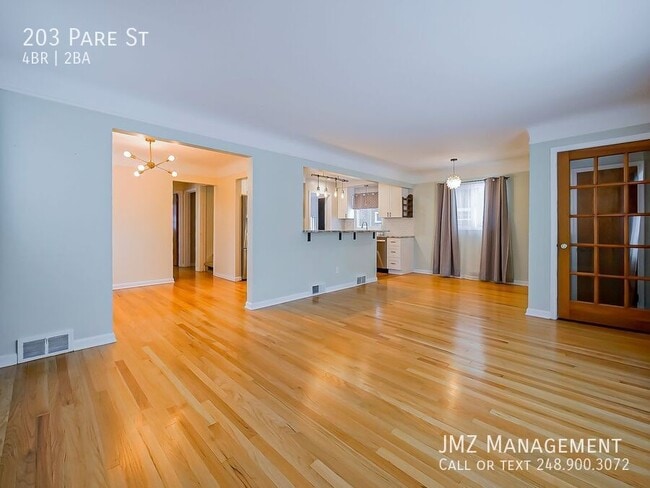 Building Photo - 203 Pare St