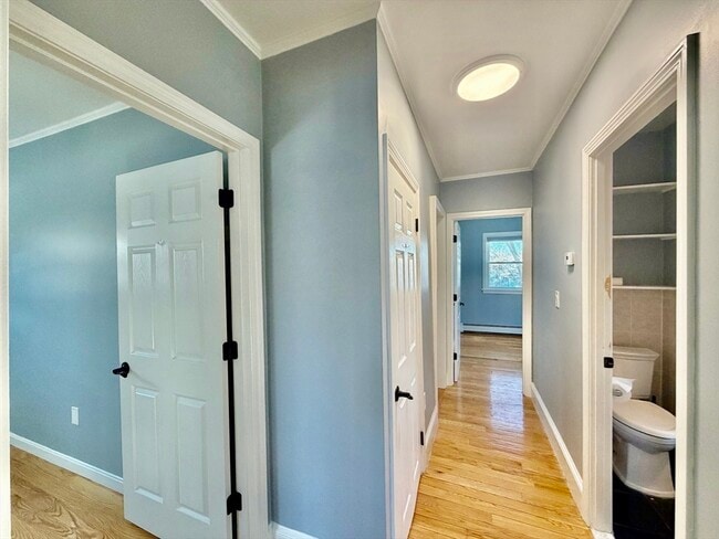 Building Photo - 305 Safford St