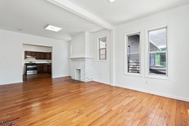 Building Photo - 1043 Hunterdon St