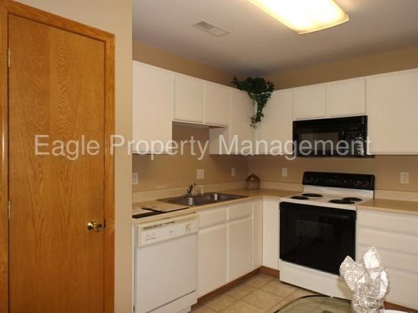 Building Photo - 6723 Creekside Dr NE