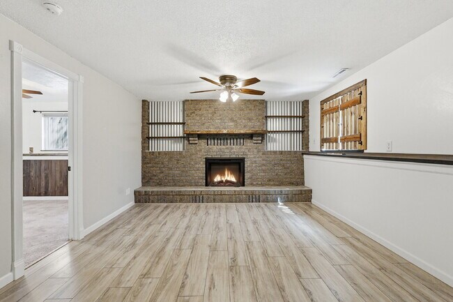 Building Photo - $2,040.95, 3-bed, 2-bathroom located in Colorado Springs with a large backyard