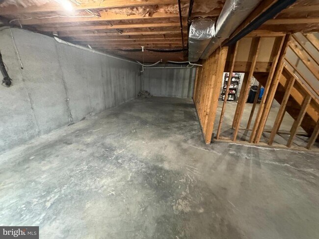 Building Photo - 346 Saddleback Ln