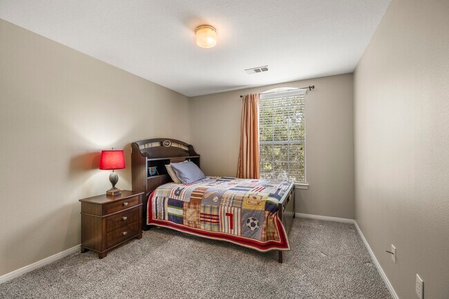 Building Photo - 6830 Jasmine Pl