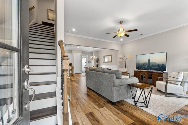 Building Photo - 38 Pine St