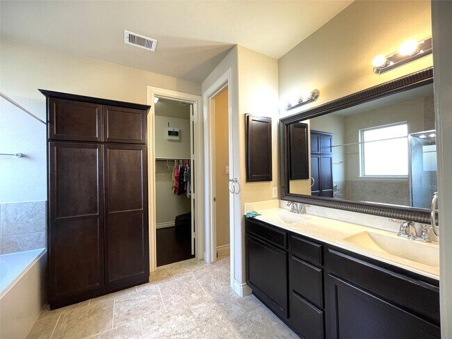 Building Photo - 738 Somerset Landing Ln