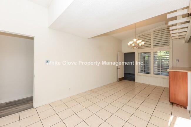 Building Photo - Spacious 4 Bedroom Anaheim Home