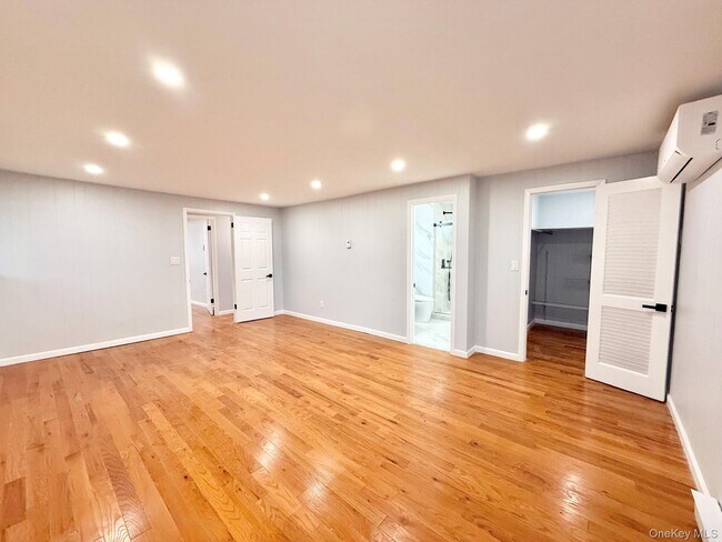 Building Photo - 20 Baylis Pl