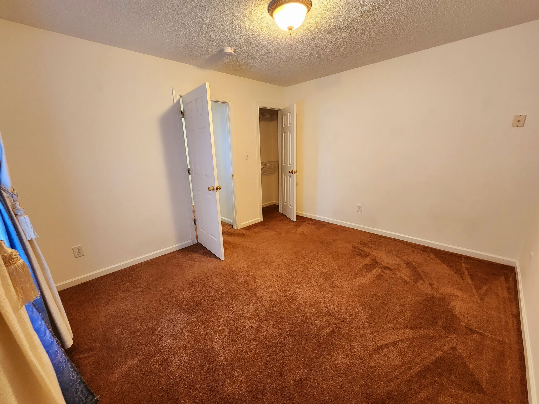 Third Bedroom with closet - 837 Shackleton Rd