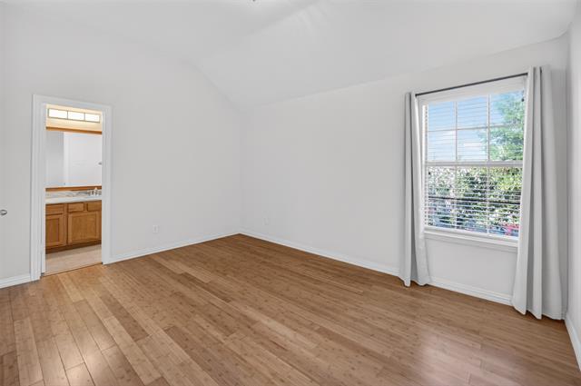 Building Photo - 2616 Cove Dr