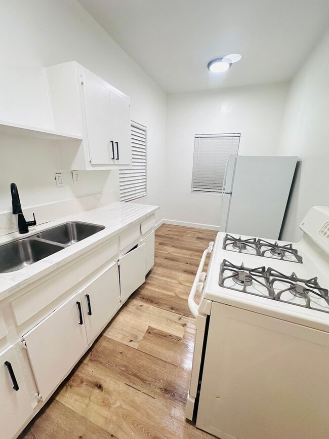 Building Photo - 6717 San Pedro St