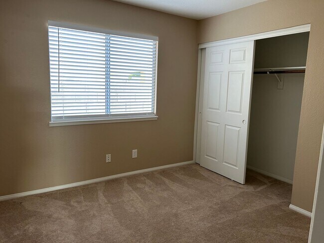 Building Photo - Single story home at Desert Shores