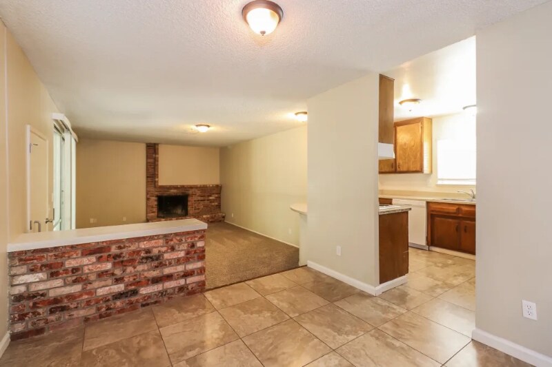 Building Photo - 2808 Notre Dame Dr