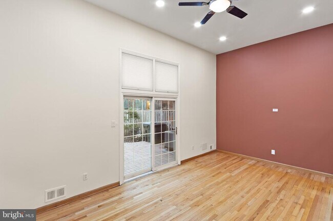 Building Photo - 2410 Alsop Ct