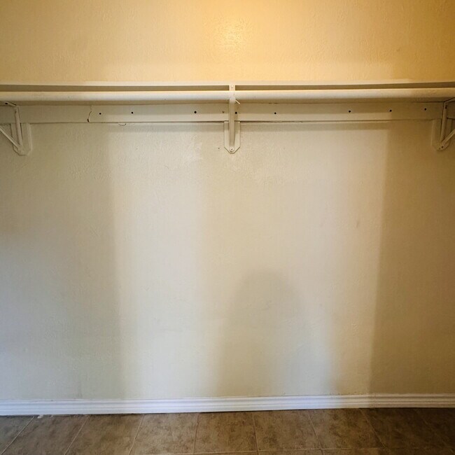 Building Photo - Now leasing this charming 2-Bedroom | 1-Bathroom Single-Family Home in Bridge City, TX