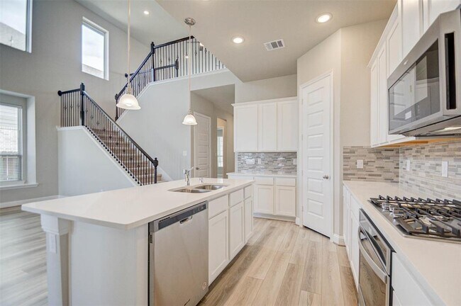 Building Photo - 6015 Marsh Lk Ct