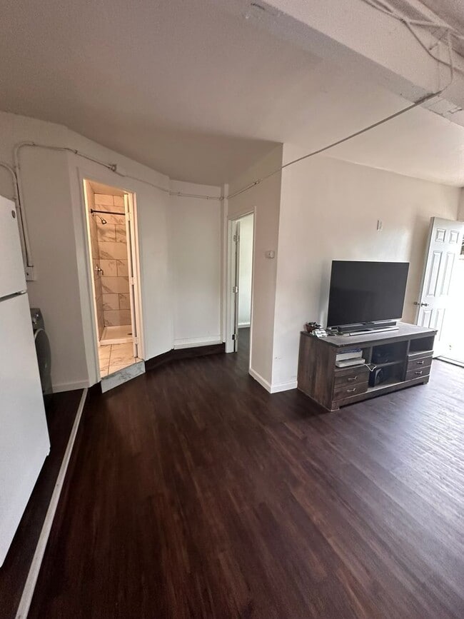 Building Photo - 1153-1155 Emory Street