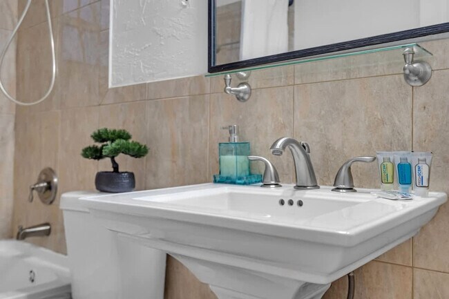 Building Photo - 18715 NW 10th Ct