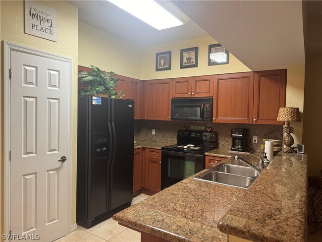 Building Photo - 20131 Estero Gardens Cir