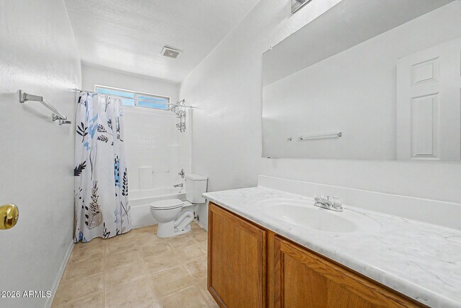 Building Photo - 3119 W Pleasant Ln
