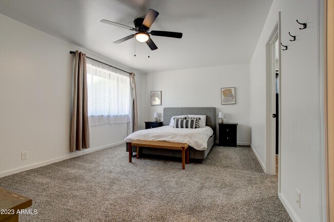 Building Photo - 1201 E Northview Ave