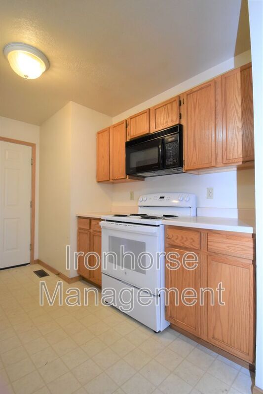 Building Photo - 2471 Wheeler Dr