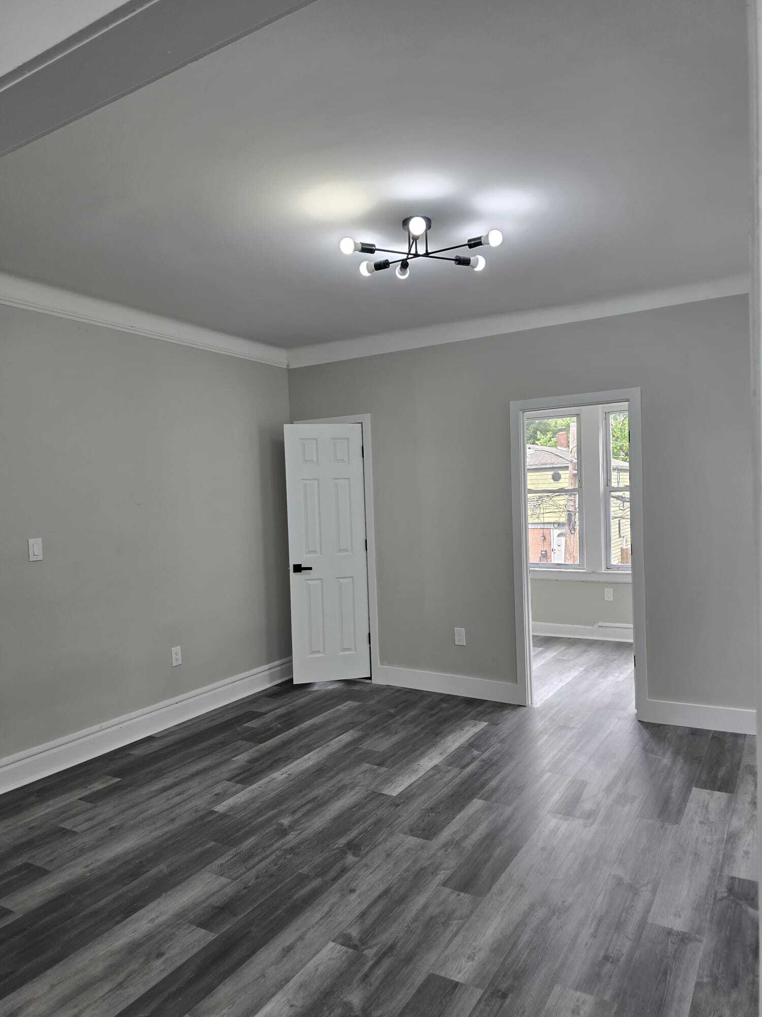 Building Photo - 212 Custer Ave