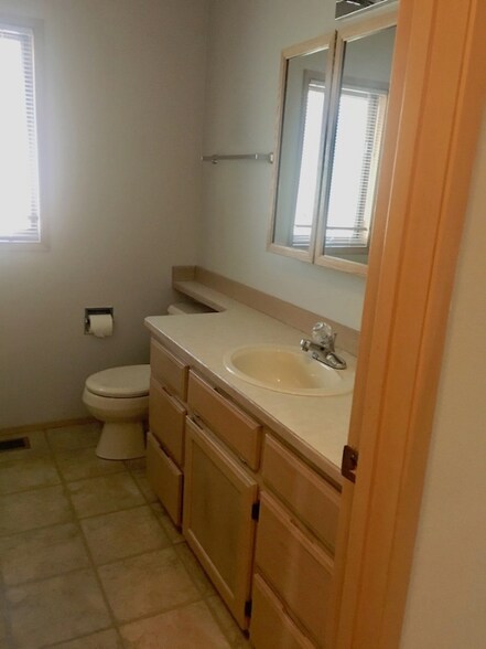 Building Photo - 1250 Northwind Cir