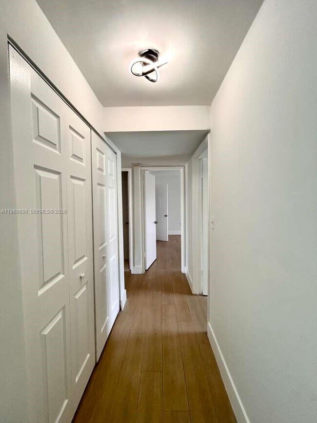 Building Photo - 8775 Park Blvd