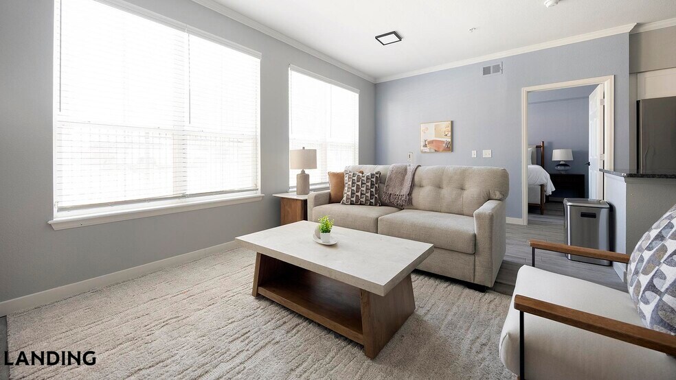 Building Photo - 901 Colorado Blvd