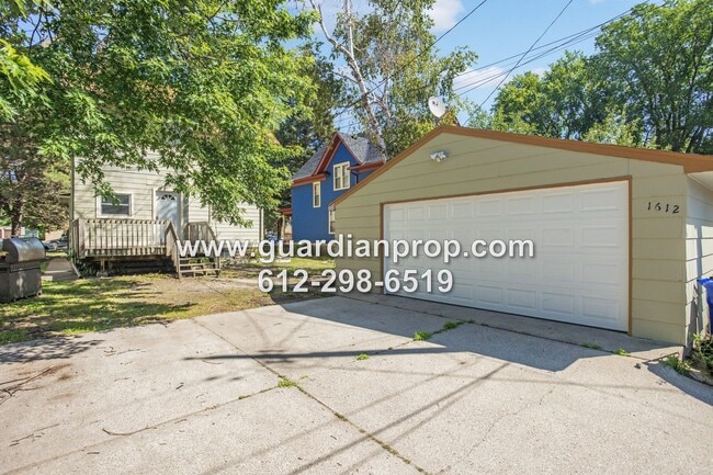 Building Photo - 1612 W Minnehaha Ave