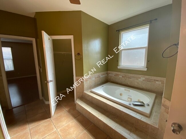 Building Photo - 2080 Biscayne Blvd