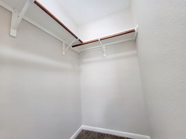 Building Photo - Beautiful Single Family - 4/BR 2.5/BA