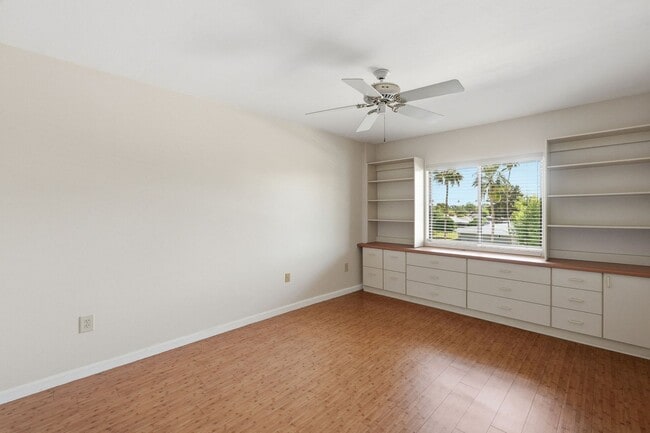 Building Photo - 10330 W Thunderbird Blvd