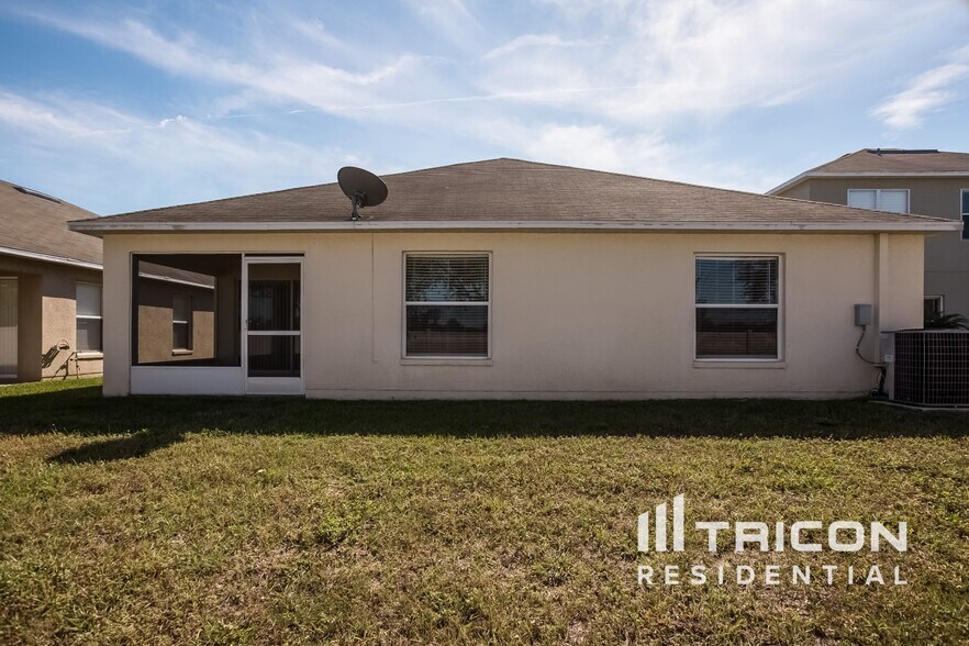 Building Photo - 2233 Roanoke Springs Dr