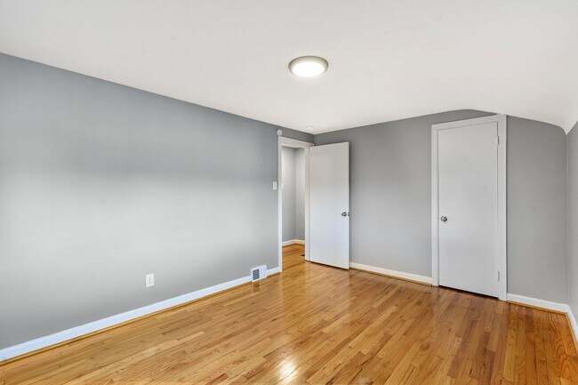 Building Photo - 448 Jacobson Dr