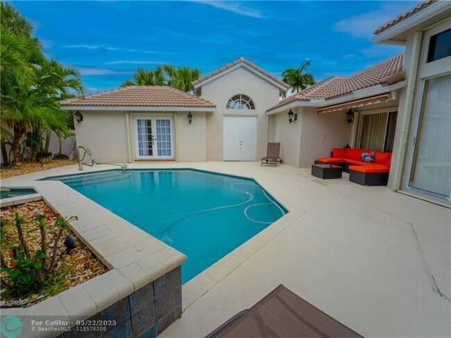Building Photo - 20107 Ocean Key Dr